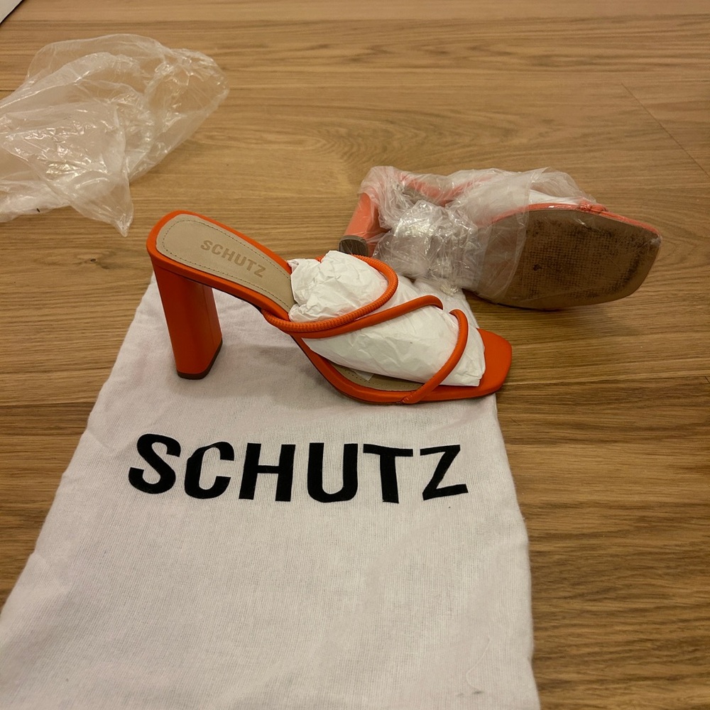 SCHUTZ Women's Chessie Heels